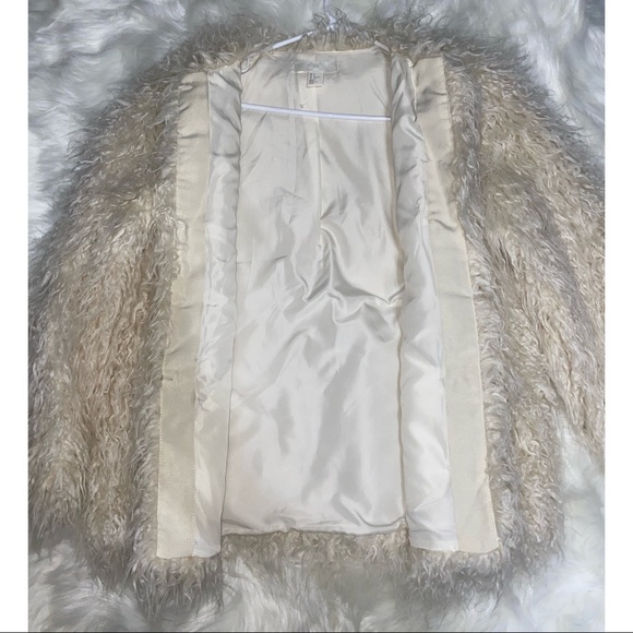 White Faux fur coat - Picture 2 of 4